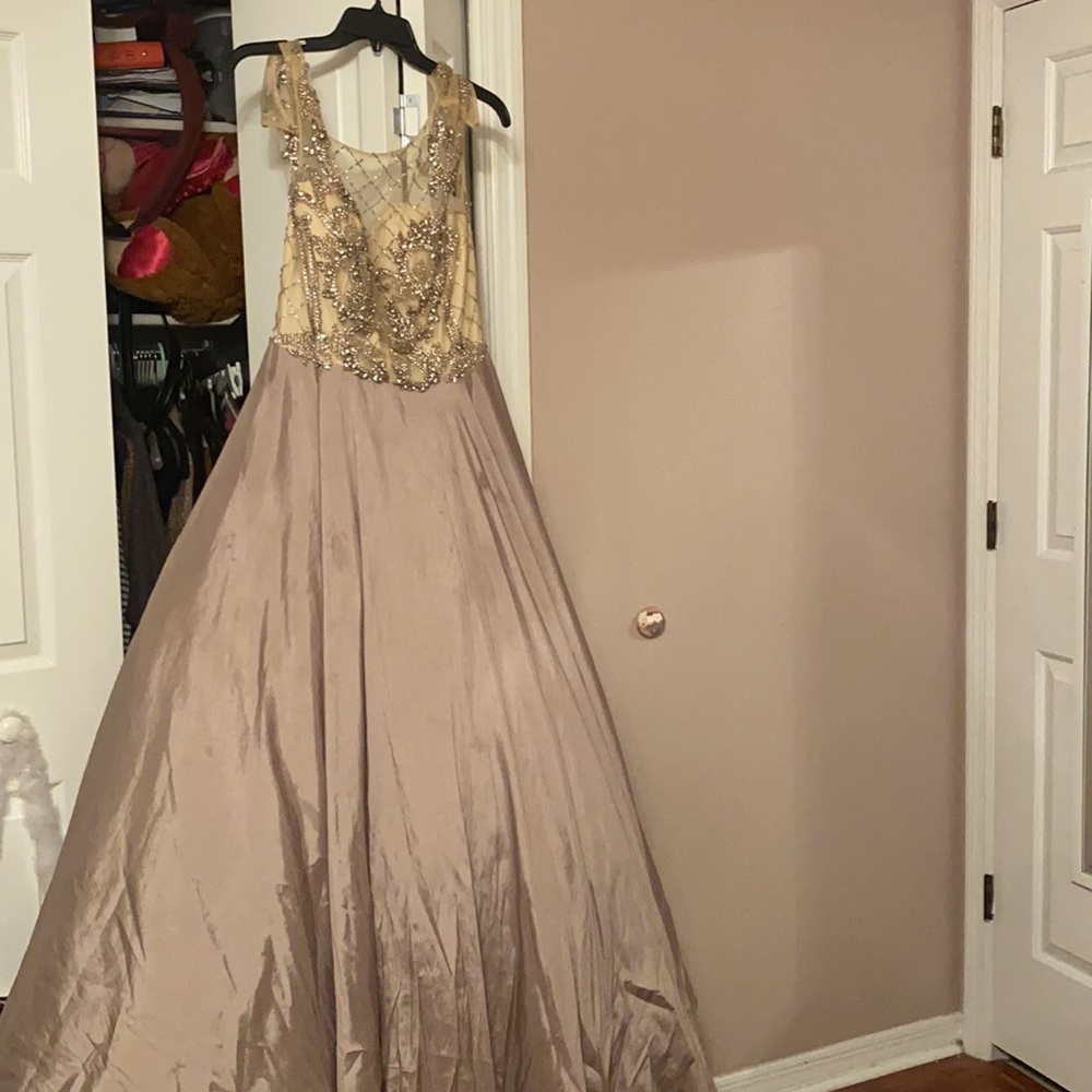 Prom/Pageant Dress - Picture 3 of 7